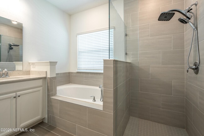 Building Photo - 260 Oaklawn Ct