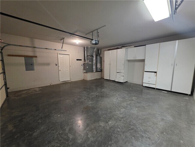 Building Photo - 302 Cross Creek Dr