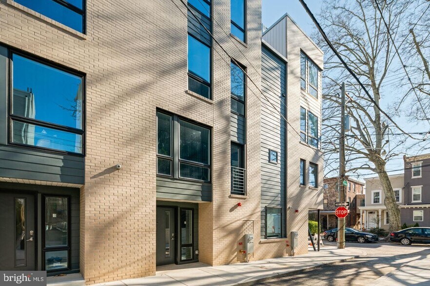 Building Photo - 815 Perkiomen St