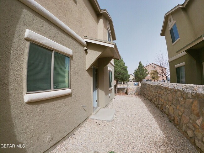 Building Photo - 14304 Gil Reyes Dr