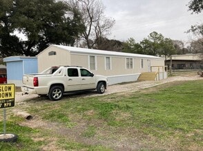 Building Photo - 2715 Frick Rd