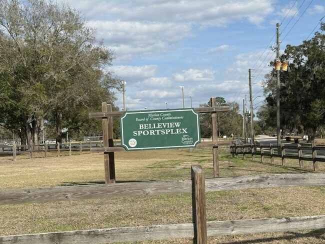 Building Photo - 6407 SE 108th St