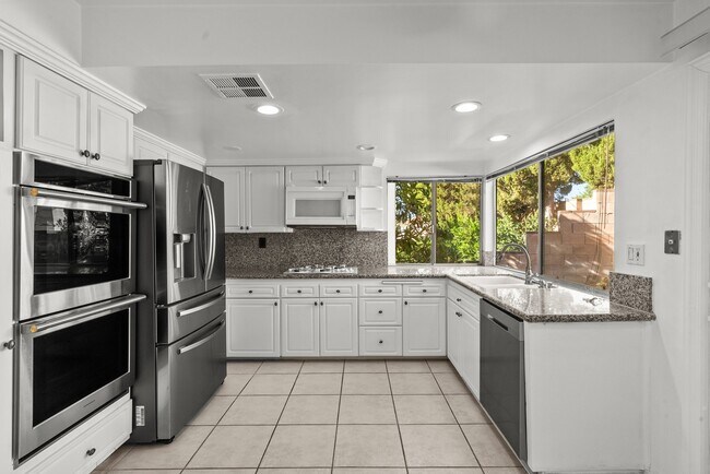 Building Photo - 5010 Balfour Ln