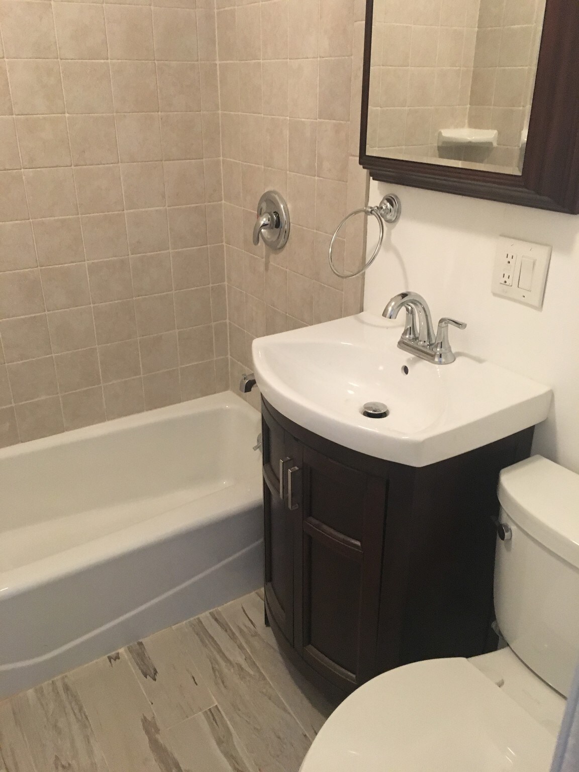 Building Photo - 710 Grand Ave