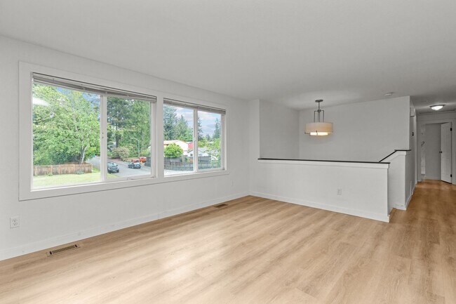 Building Photo - 4Bd Bothell Home!
