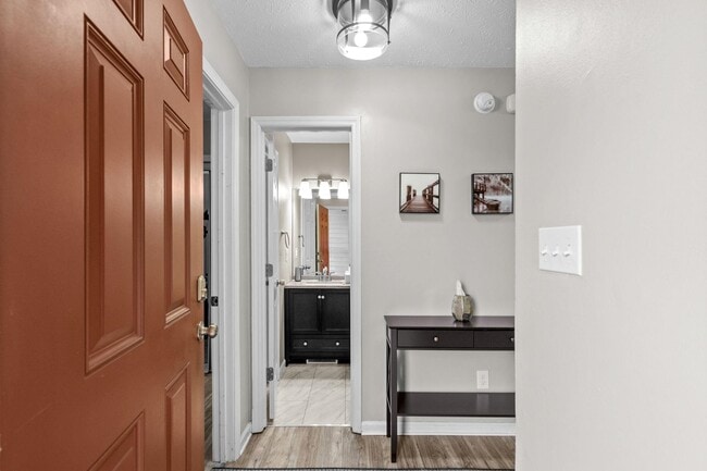 Building Photo - 4088 Fairway Lakes Dr