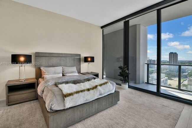 Building Photo - 1000 Biscayne Blvd