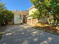 Building Photo - 4 Bedroom, 4 1/2 Bathroom Home with Pool for Lease in Irving