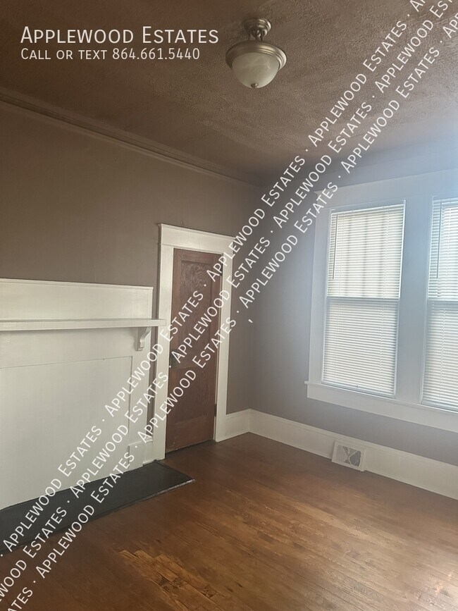 Building Photo - 120 Princeton St