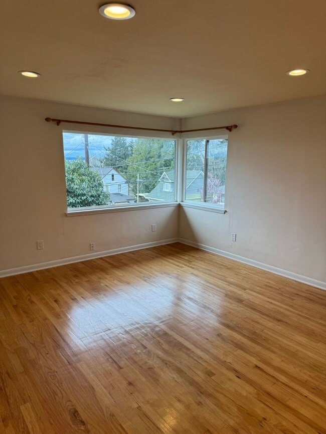 Building Photo - 2bd/1ba Seattle Apartment