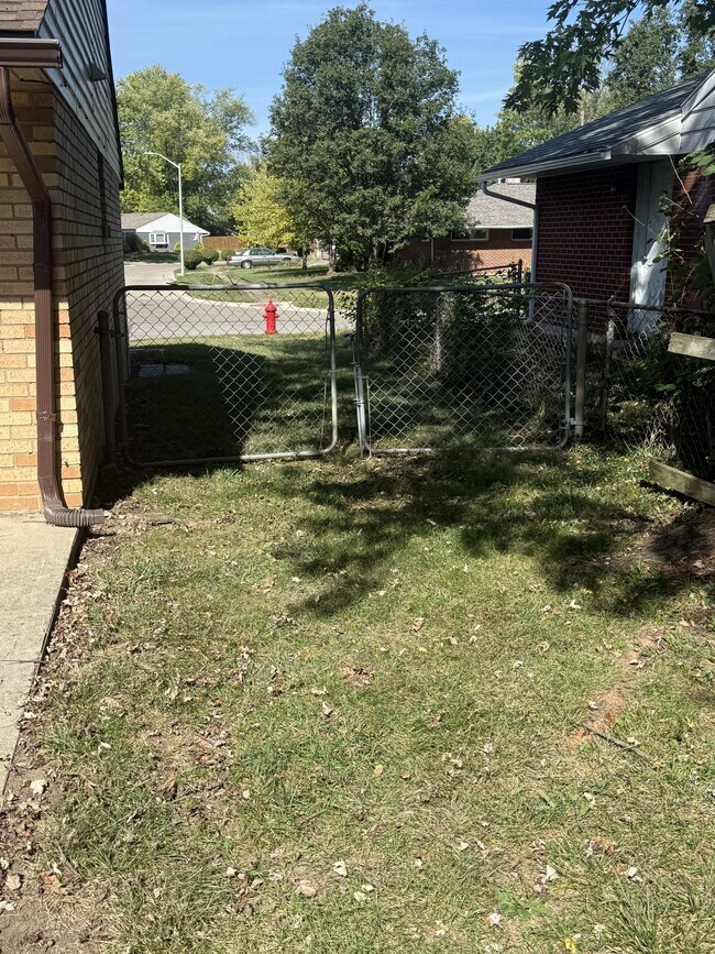 Building Photo - 6185 Farmborough Dr