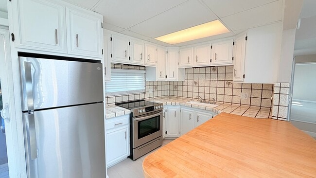 Building Photo - 14723 Martell Ave