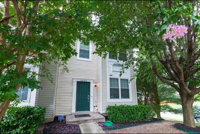 Primary Photo - 6942 Malachite Pl