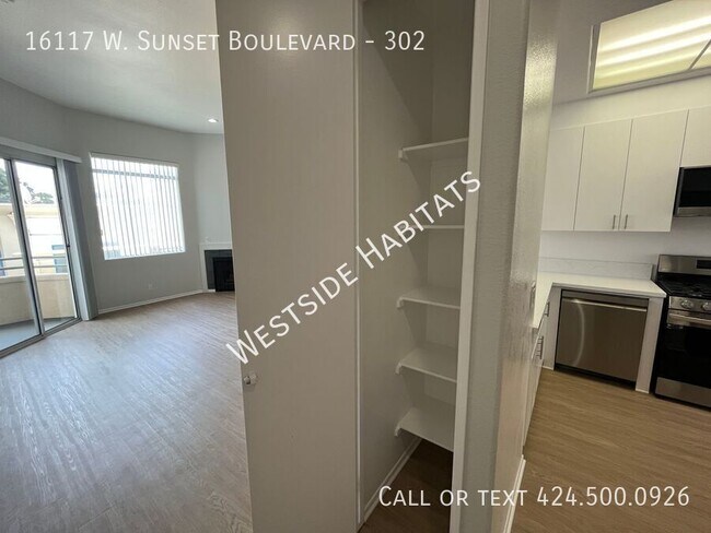 Building Photo - 16117 W Sunset Blvd