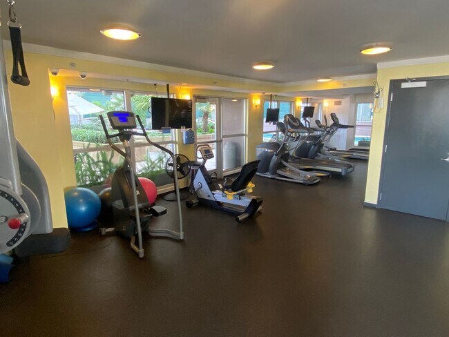 Building Photo - Epic REA: Fabulous 2 BR/2 BA South Beach C...