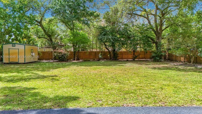 Building Photo - 4330 SW 7th St