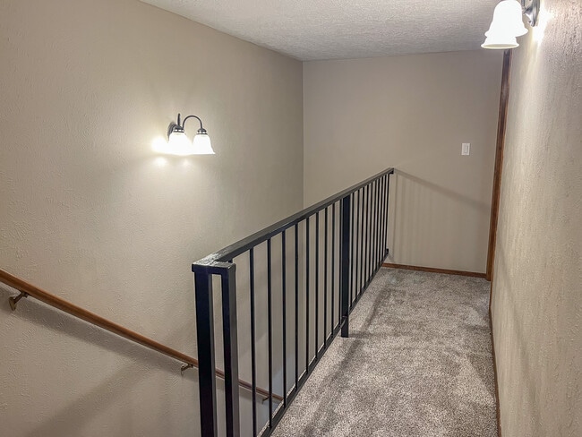 Building Photo - 214 Metz Dr