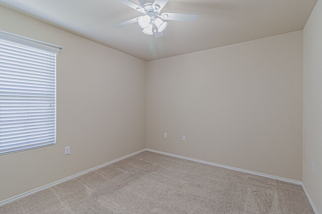 Building Photo - $300 OFF 1ST MONTH RENT IF YOU MOVE IN WIT...