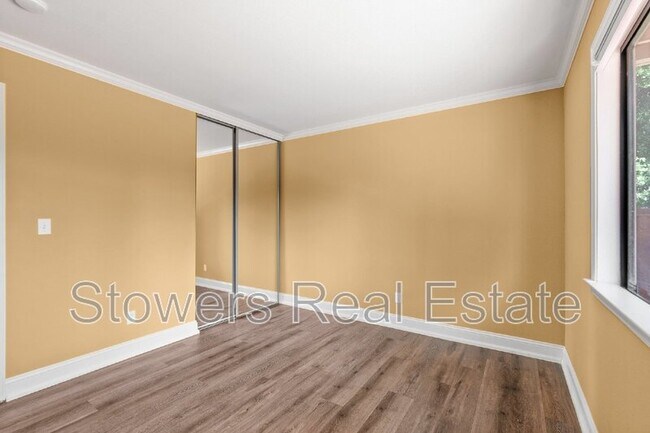 Building Photo - 1825 N Forest Hill Pl