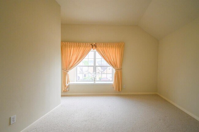 Building Photo - 13330 Vineyard Falls Dr