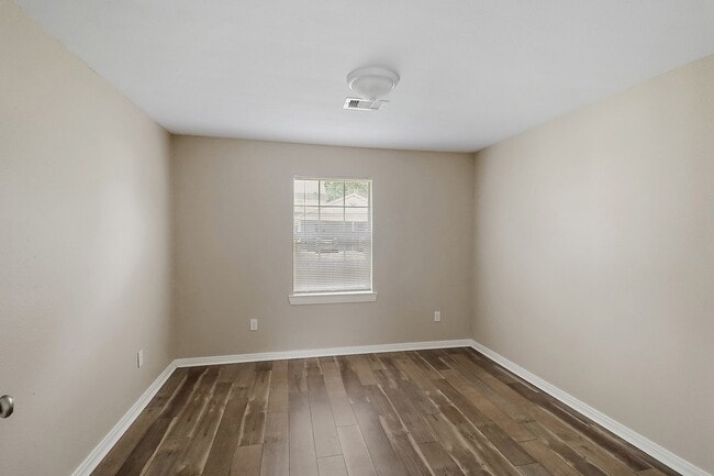 Building Photo - 412 Stowell St