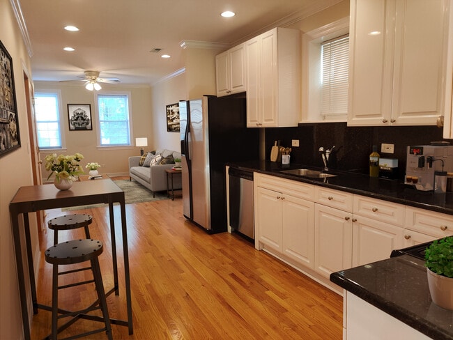 Building Photo - 730 N Elizabeth St