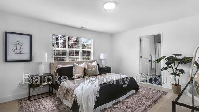 Building Photo - 4434 Trumbull St
