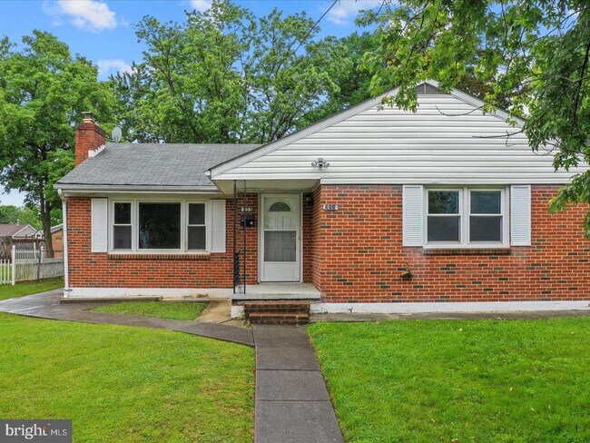 Building Photo - 233 Molden Dr