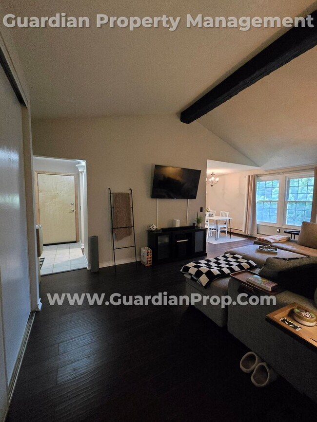 Building Photo - St Louis Park Condo by West End, Garage in...