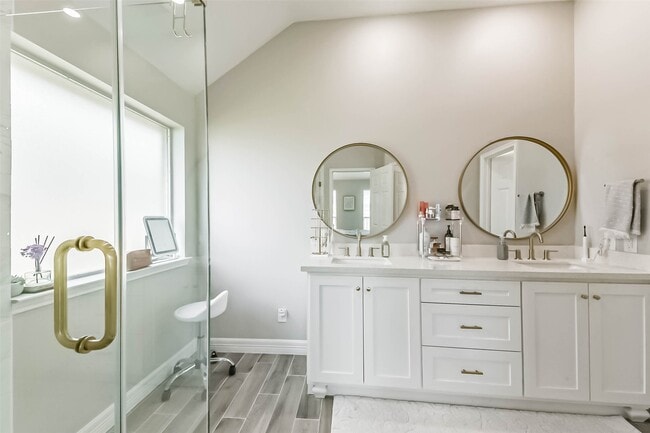 Building Photo - 10303 Stanbrook Dr