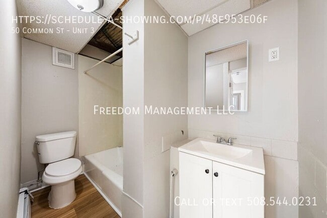 Building Photo - 50 1/2 Common St