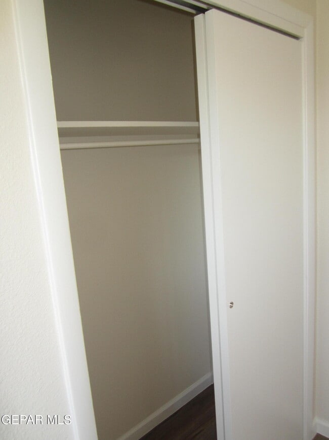 Building Photo - 305 Corvena Way