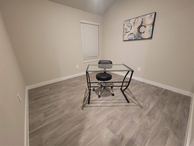 Building Photo - 12111 Bear River Dr