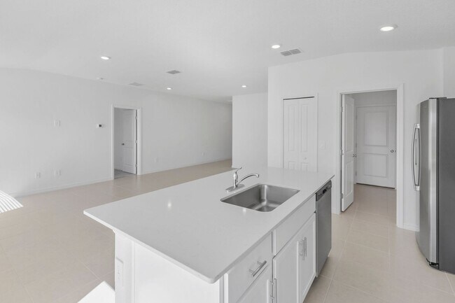 Building Photo - 2155 Lone Oak Ln