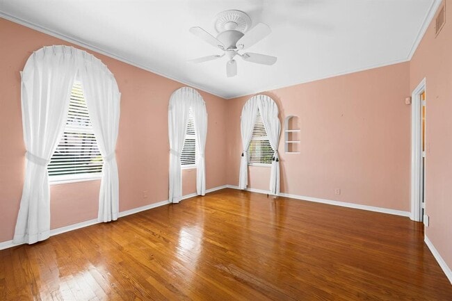 Building Photo - 1252 N Rio Vista Blvd