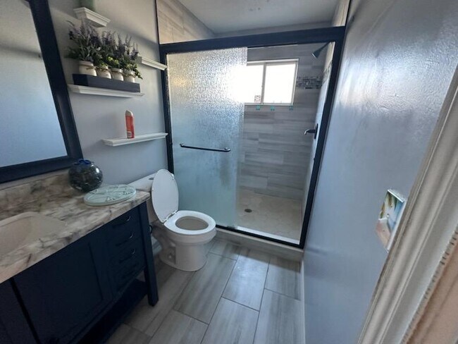 Building Photo - 6565 Arancio Dr W