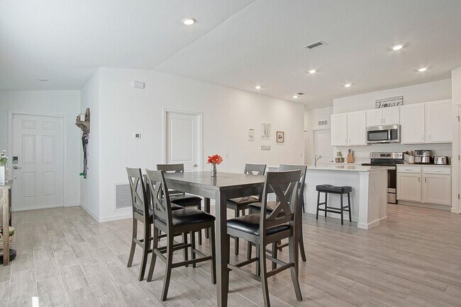 Building Photo - 973 Bent Creek Dr