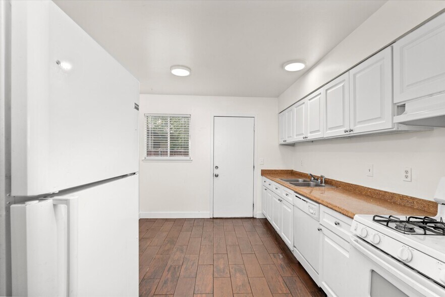 Building Photo - 5175 2nd St