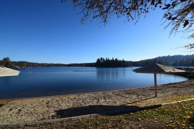 Building Photo - Newly Remodeled Lake of the Pines Home