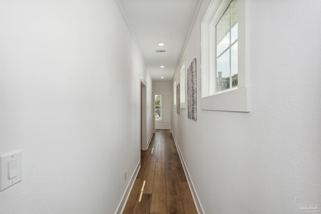 Building Photo - 1212 E Gonzalez St