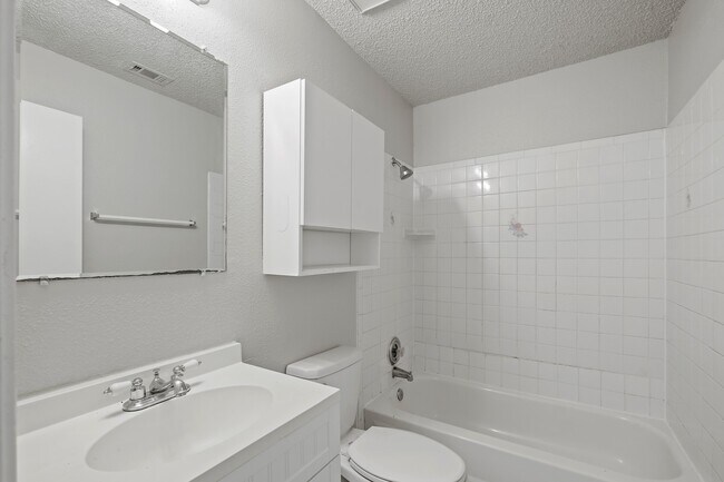 Building Photo - 13702 Tanvern Ct