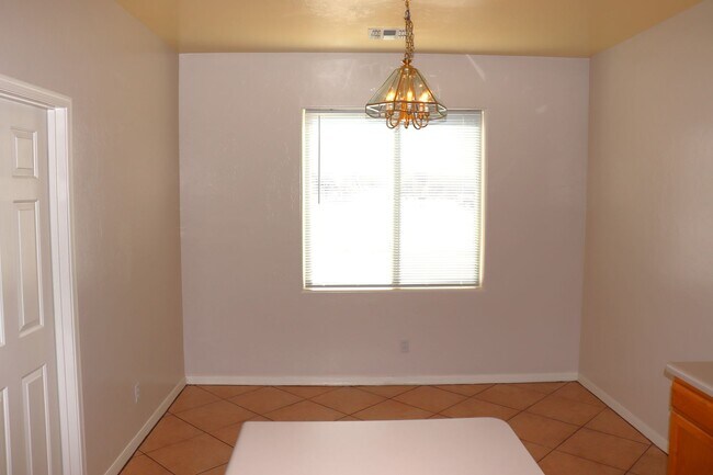 Building Photo - Beautiful West Side Home in Gated Community