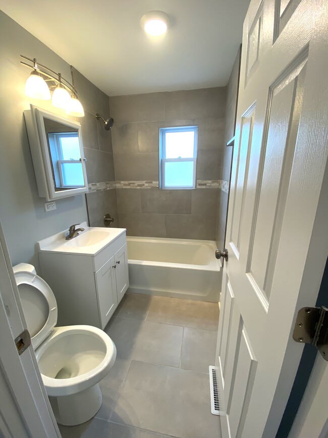 Building Photo - 126 Sibley Blvd