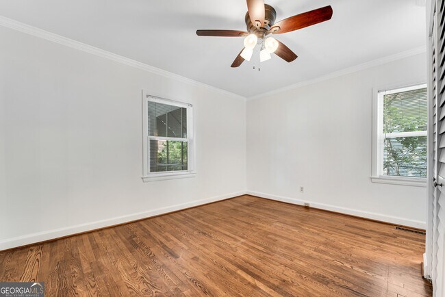 Building Photo - 1194 Spring Valley Ln NE