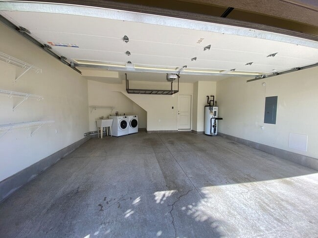 Building Photo - 91-1160 Kamakana St