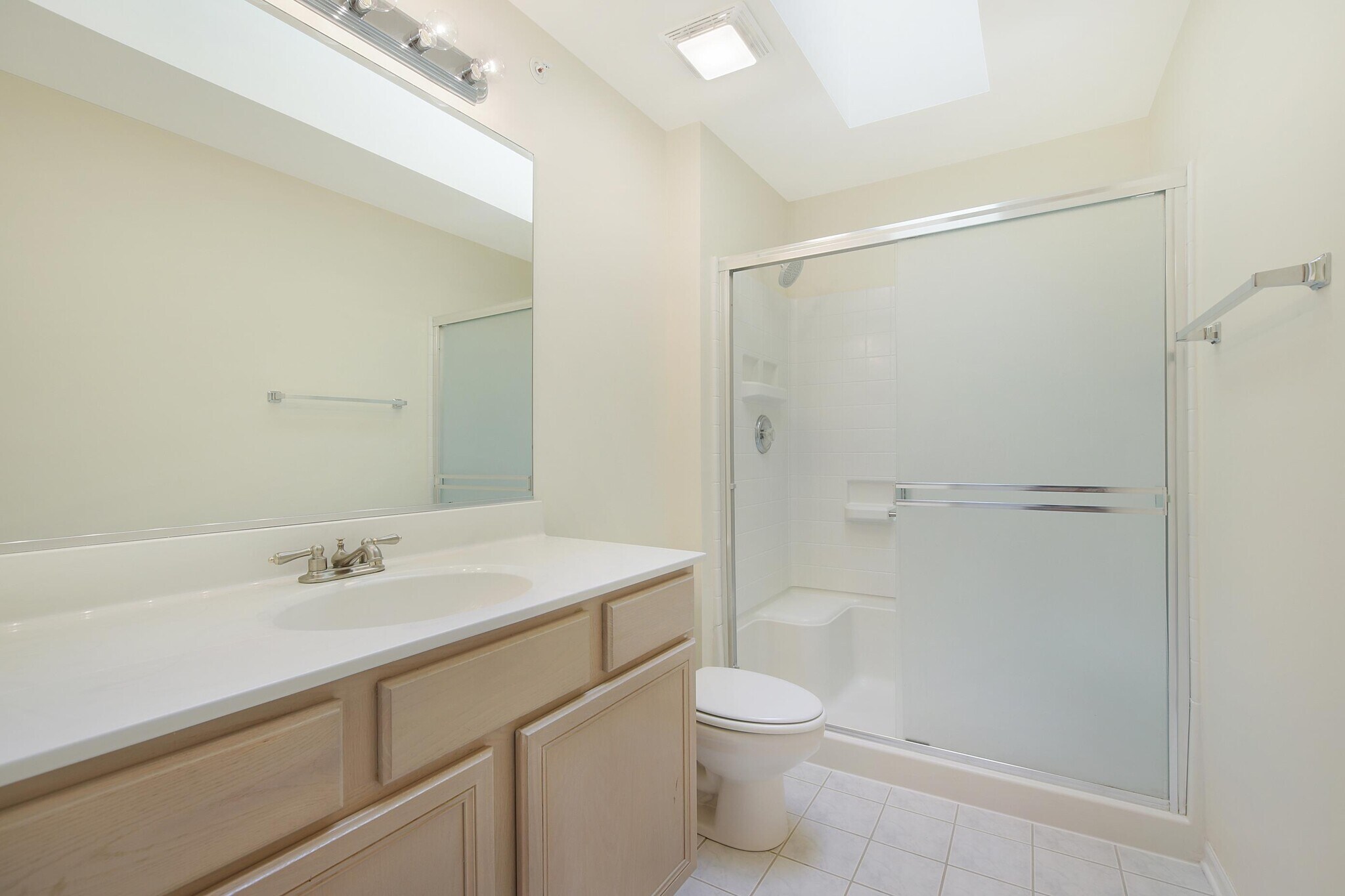 Building Photo - 670 Mill Cir