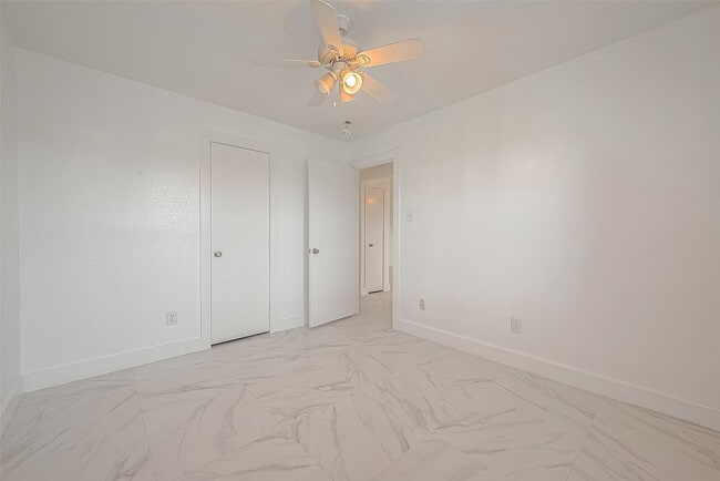 Building Photo - 20939 Young Meadows Way