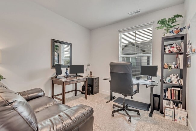 Building Photo - 1/2 OFF FIRST MONTH'S RENT-Condominium in Prime Riverton Location