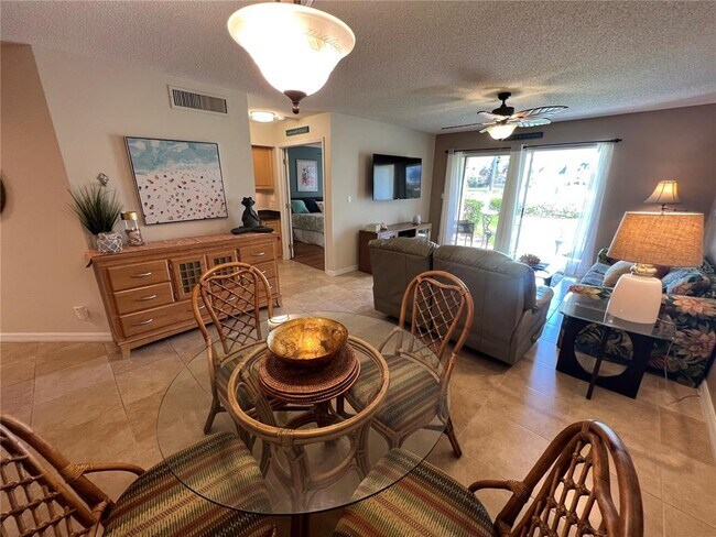 Building Photo - 6100 Bahia Del Mar Cir