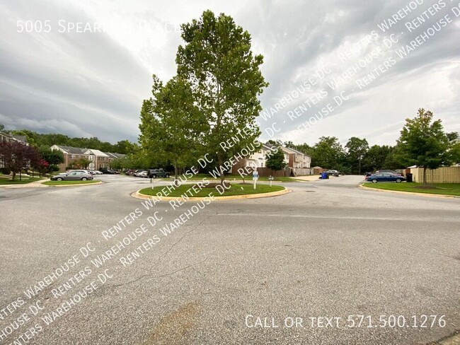 Building Photo - Fresh, Bright 4bd/2 full bath/2 half TH w/...